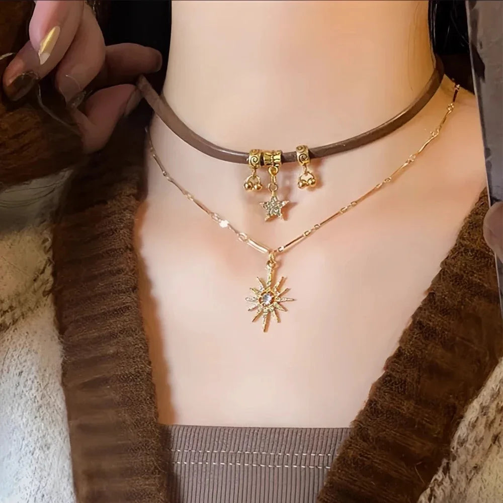 Κολιέ με Διπλό Μενταγιόν Ήλιος