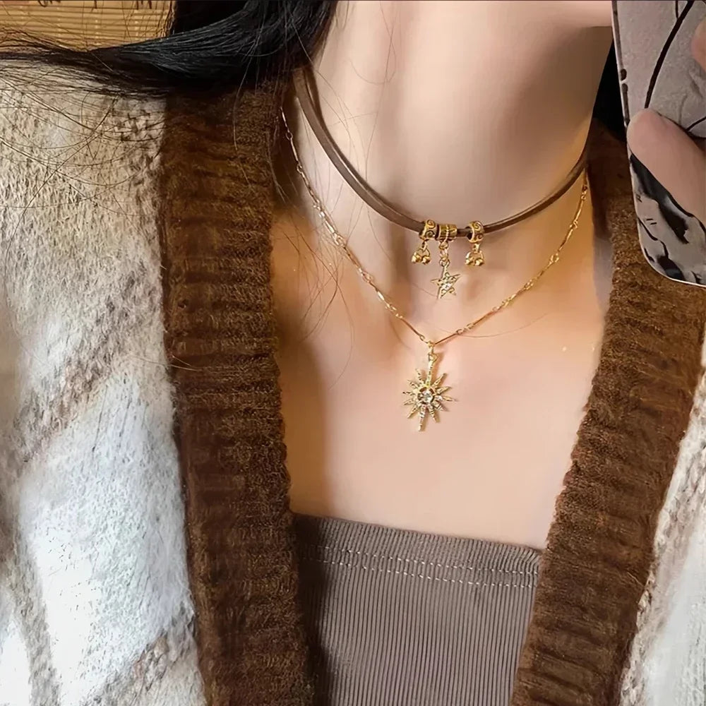 Κολιέ με Διπλό Μενταγιόν Ήλιος