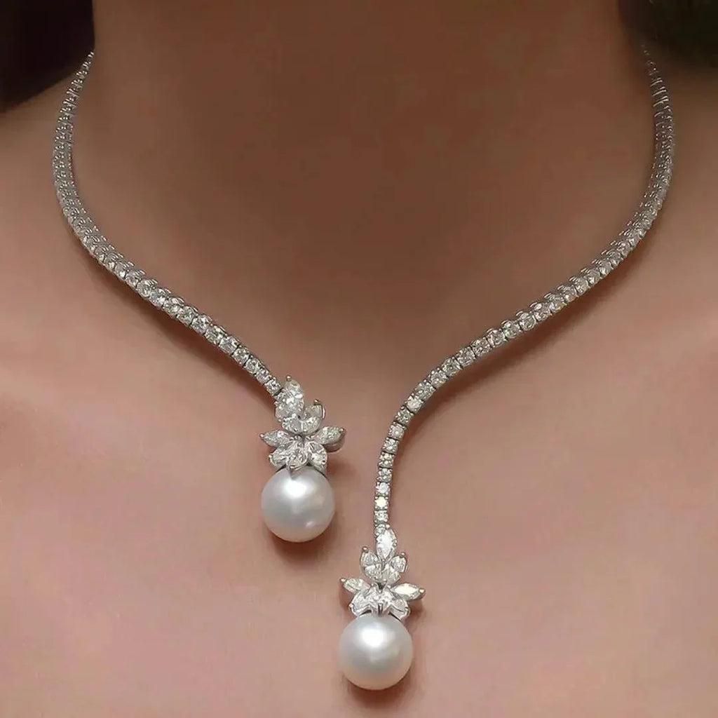 Collier élégant brillant avec perles