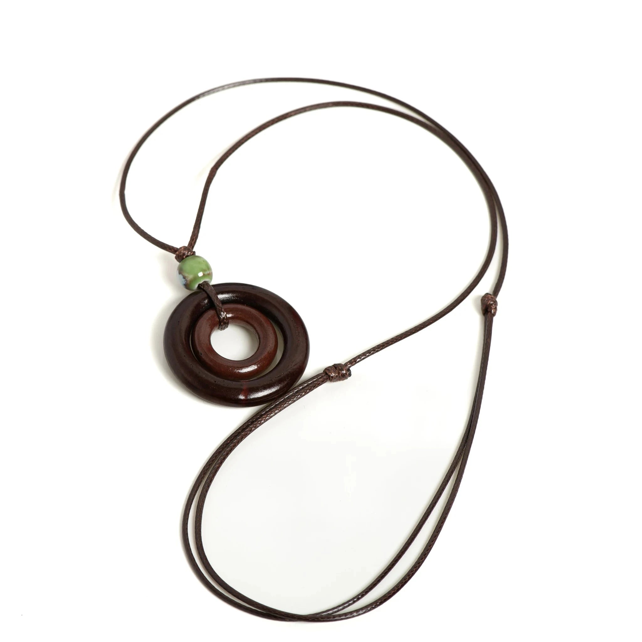 Κολιέ με σχοινί και στρογγυλό μενταγιόν για γυναίκες