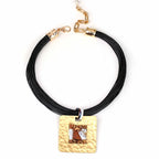 Κολιέ με Σχοινιά και Μαύρο Τετράγωνο Μενταγιόν