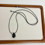 Κολιέ με κορδόνι και μενταγιόν σταγόνα νερού μαύρη