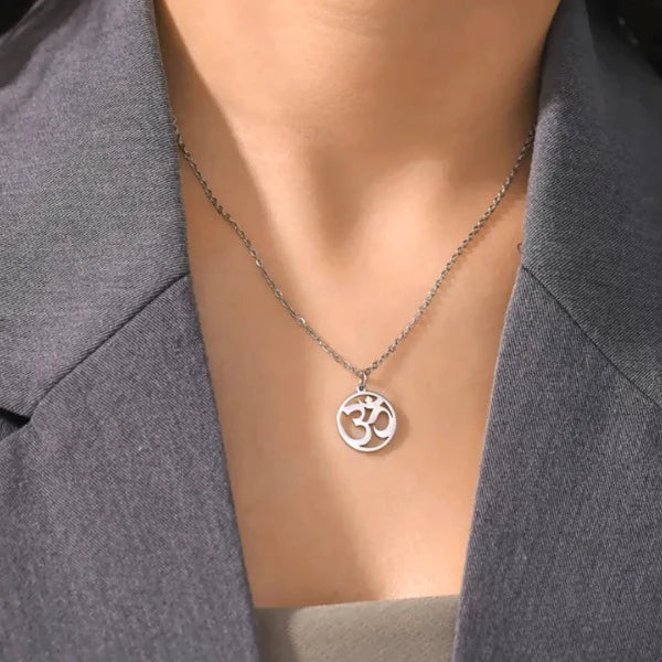 Κολιέ Om Βουδιστικό ασημένιο