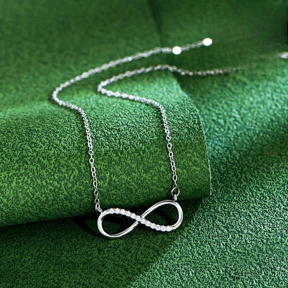 Κολιέ με μενταγιόν γοητείας με άπειρο ζιρκόνιο