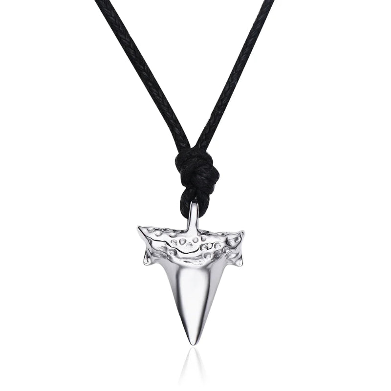 Collier Pendentif Dent de Requin pour Homme argent