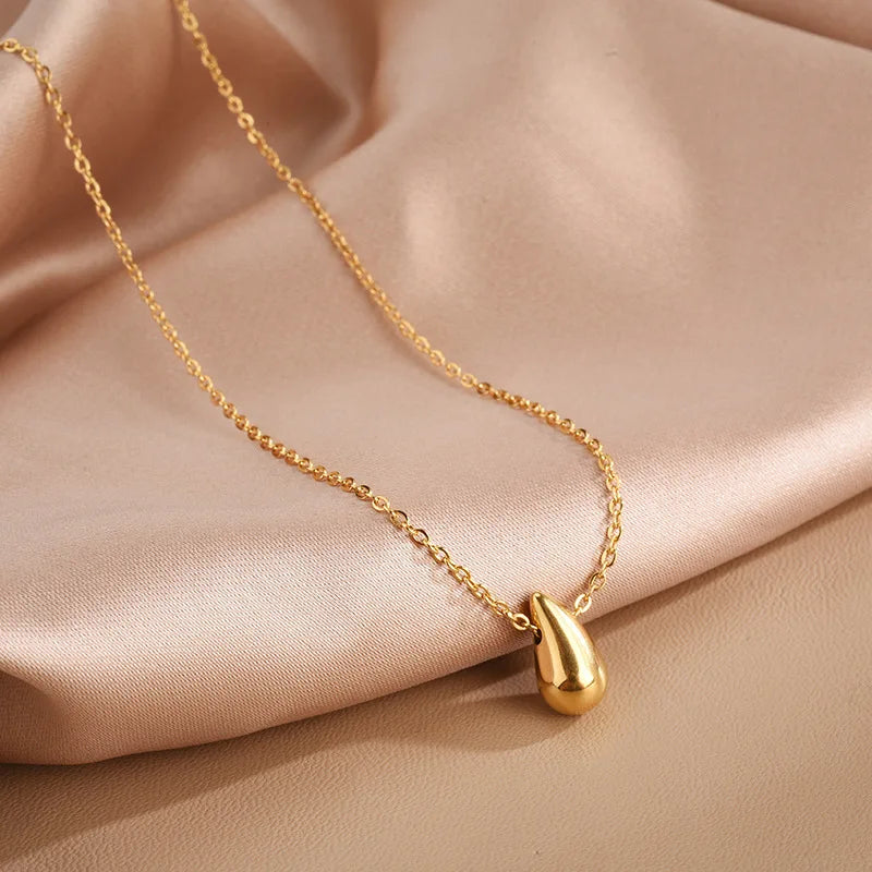 Λεπτό Κολιέ με Κρεμαστό Σταγόνα Νερού χρυσό