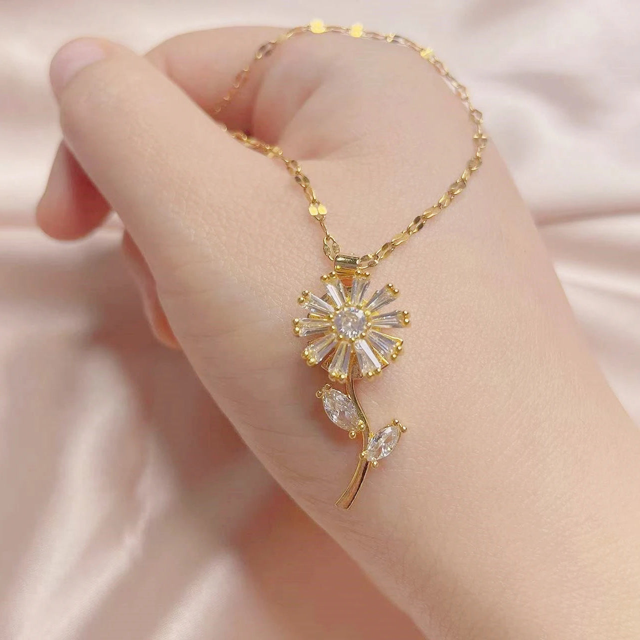 Κολιέ με μενταγιόν περιστρεφόμενο ηλιοτρόπιο κατά του στρες χρυσό