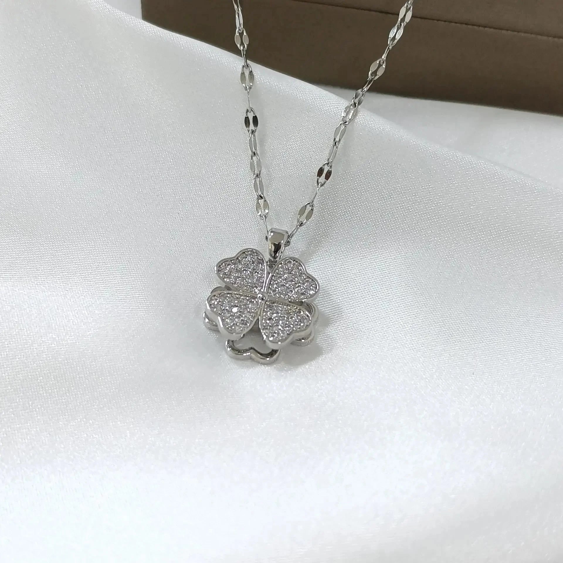 Collier Pendentif Fleur en Zircon Tournante Anti-Stress argent