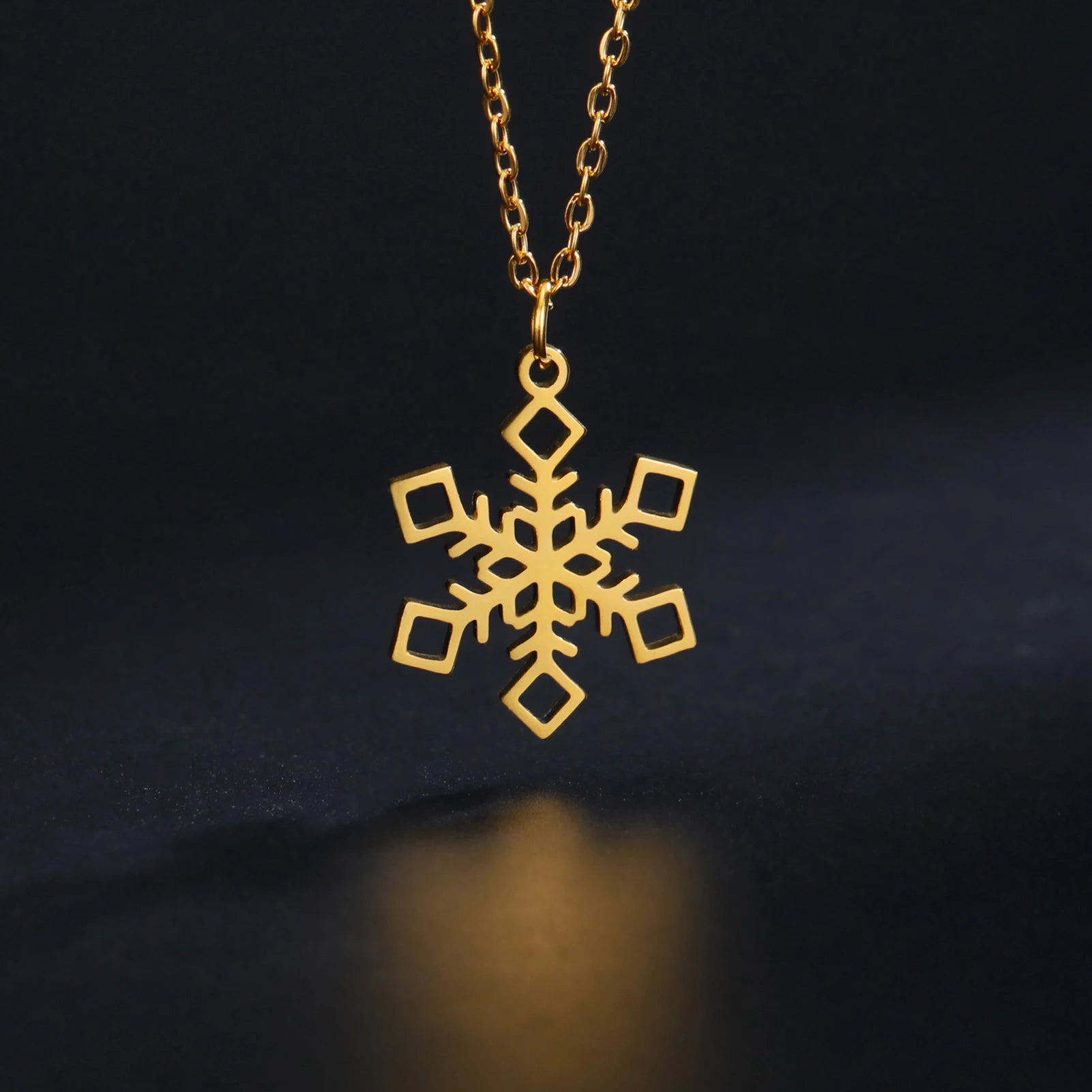 Κολιέ με μενταγιόν νιφάδα χιονιού χειμώνας χρυσό