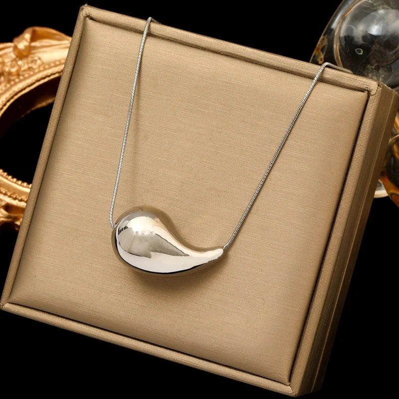 Κολιέ με μενταγιόν σταγόνα νερού ασημί στυλ 2
