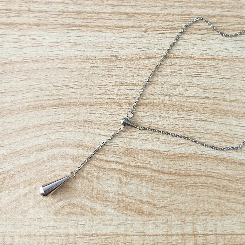 Κολιέ με μενταγιόν λεπτή σταγόνα νερού ασημένιο