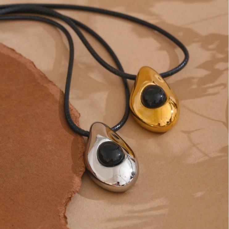 Κολιέ με μενταγιόν σταγόνα νερού σε μποέμ στυλ χρυσό