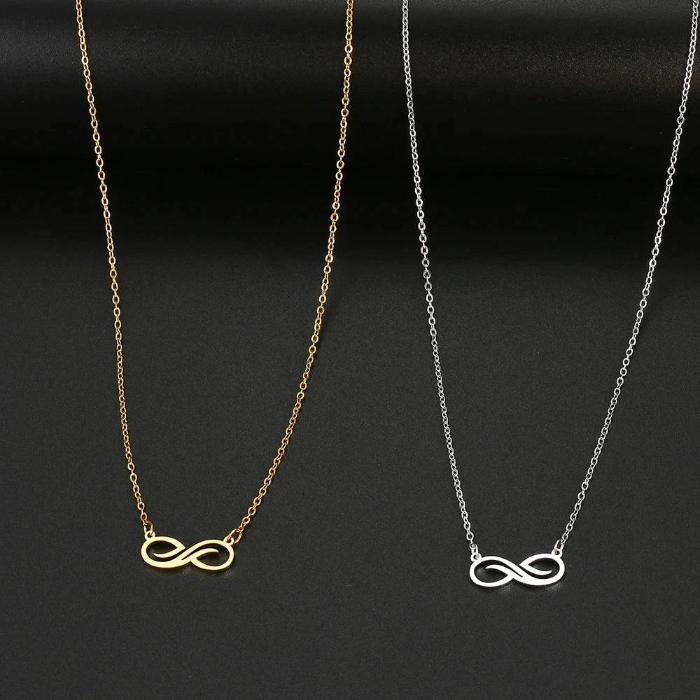 Κολιέ με μενταγιόν απειροσύνης σε ασημί για γυναίκες