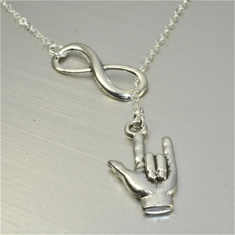 Κολιέ με μενταγιόν άπειρο και χέρι