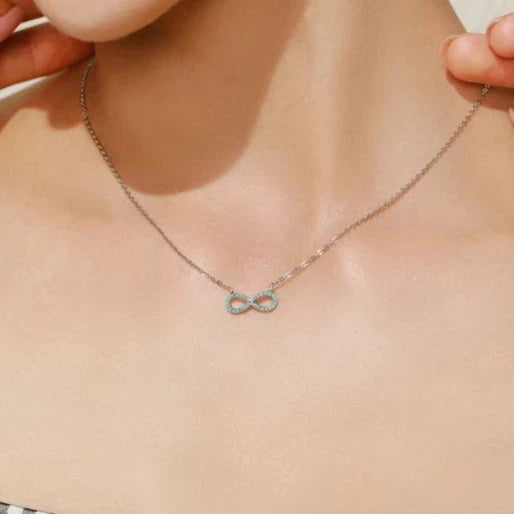 Κολιέ με μενταγιόν άπειρο τιρκουάζ