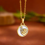 Κολιέ με μενταγιόν χρυσό και λευκό με ζώδιο 12 αστερισμοί λέων