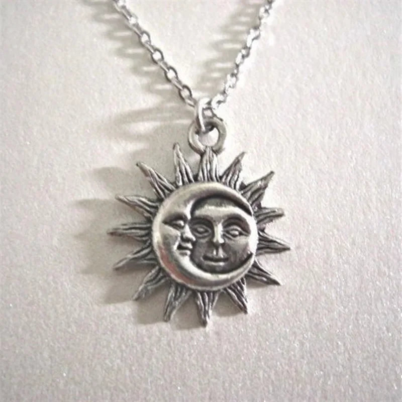 Collier Pendentif Soleil et Lune Homme ou Femme