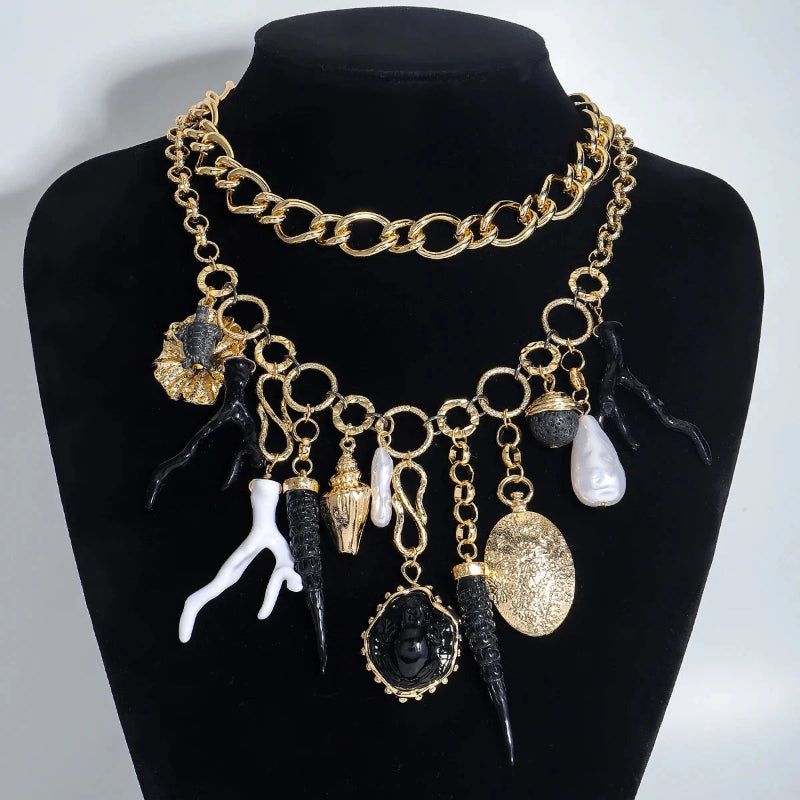 Κολιέ Κοντό με Κρεμαστά Κοράλλι και Κοχύλια