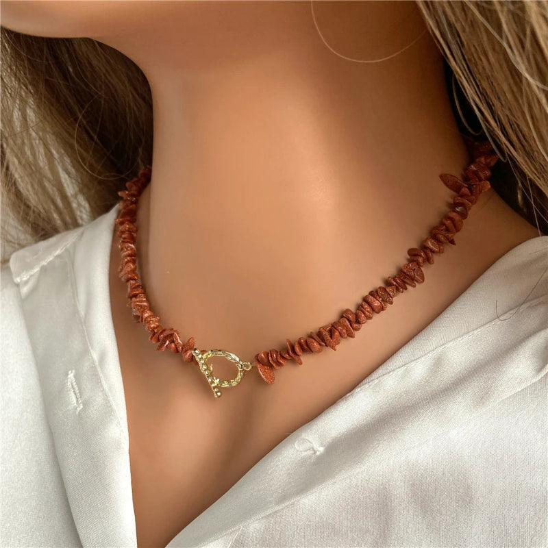 Collier Ras de Cou avec Pendentif en Pierres Naturelles Corail 