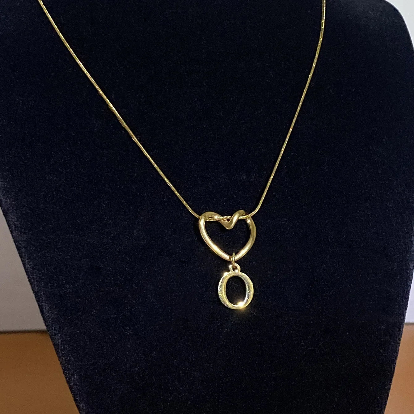 Κολιέ choker με μενταγιόν αρχικό και καρδιά - γράμμα 