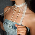 Κολιέ choker με κρεμαστό λευκό φιόγκο