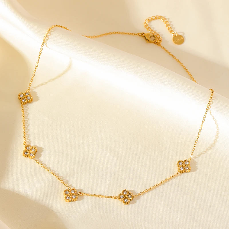 Κολιέ Κοντό με Κρεμαστά Τετράφυλλο Τριφύλλι