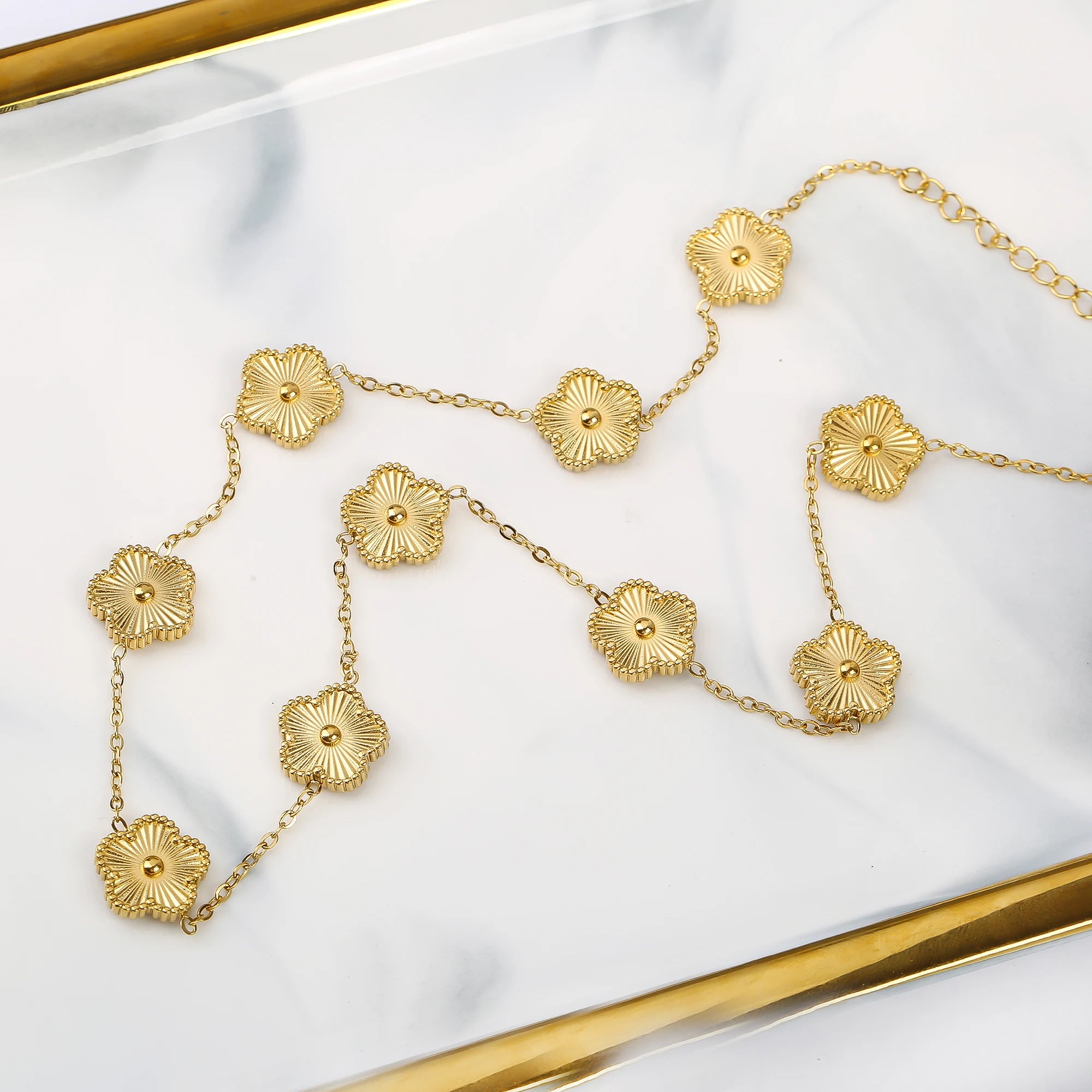 Κολιέ Κοντό με Κρεμαστά Μοτίφ Τετράφυλλο Τριφύλλι