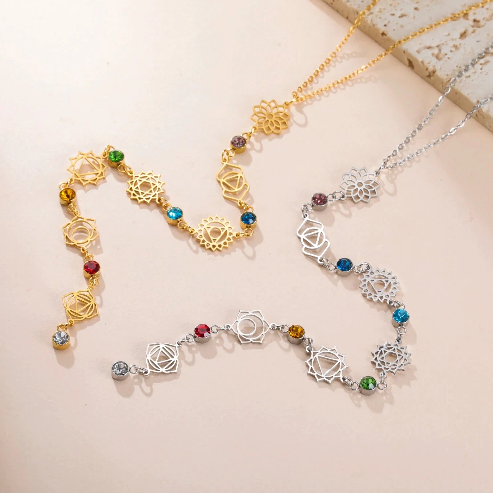 Κολιέ Κοντό με Κρεμαστό με Πέτρες Ζιρκονίου 7 Τσάκρα χρυσό