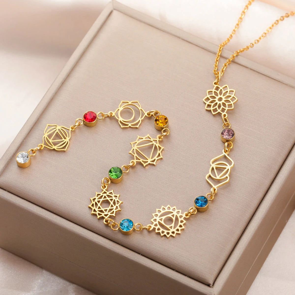 Κολιέ Κοντό με Κρεμαστό με Πέτρες Ζιρκονίου 7 Τσάκρα χρυσό