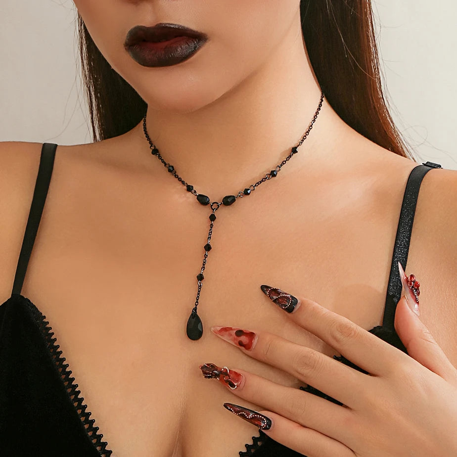 Κολιέ Choker με μενταγιόν σταγόνα νερού σε γοτθικό μαύρο στυλ