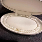 Κομψό Κοντό Κολιέ με Λευκά Μαργαριτάρια