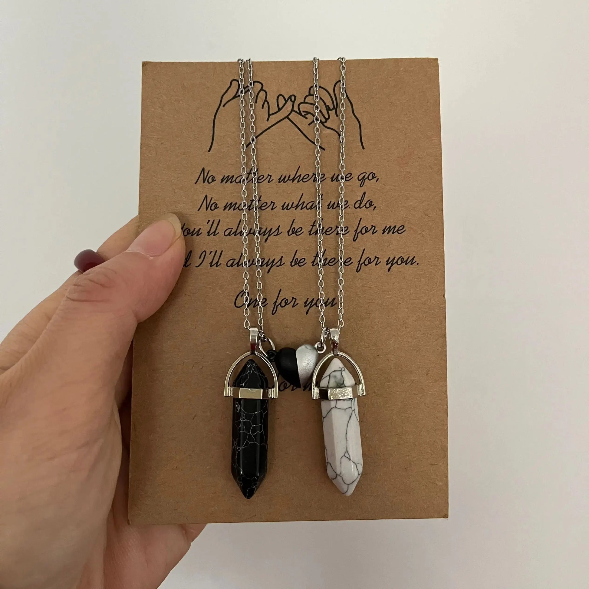 Lot de 2 Colliers avec Pendentif en Pierre pour Couple noir et blanc 2