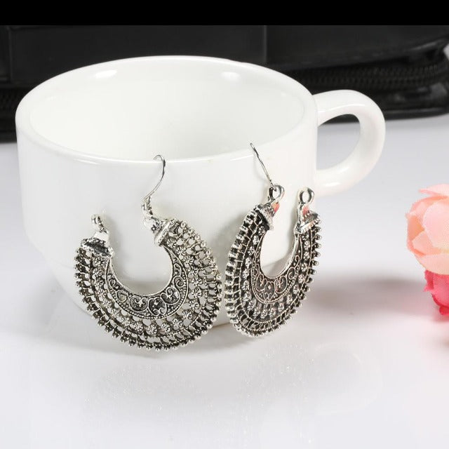 Φυλετικό Σκουλαρίκι