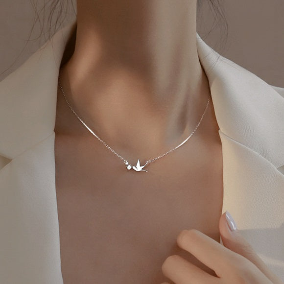 Κολιέ με μενταγιόν περιστέρι