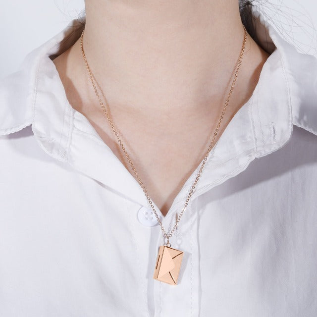 Κολιέ με μενταγιόν φάκελο ροζ χρυσό