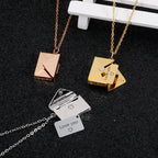 Κολιέ με μενταγιόν φάκελο